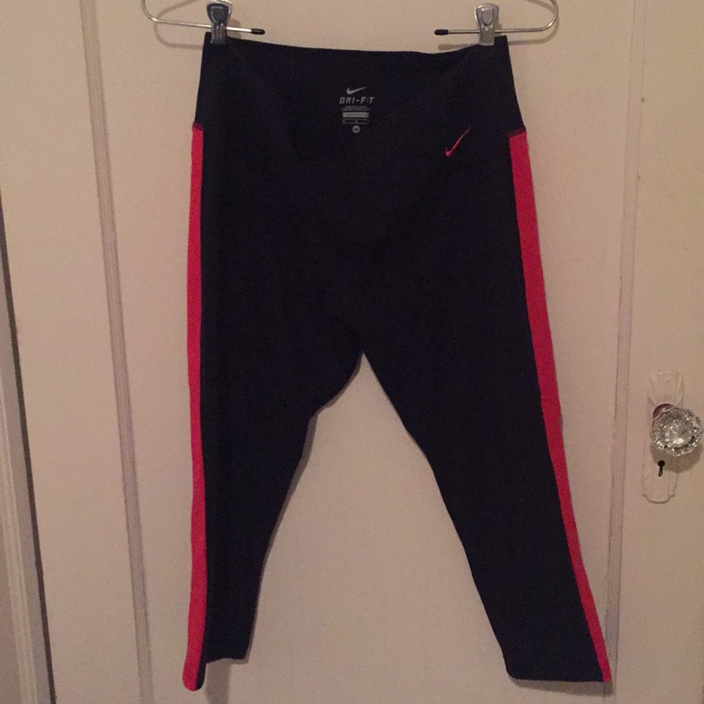 Nike Dri-Fit cropped workout leggings